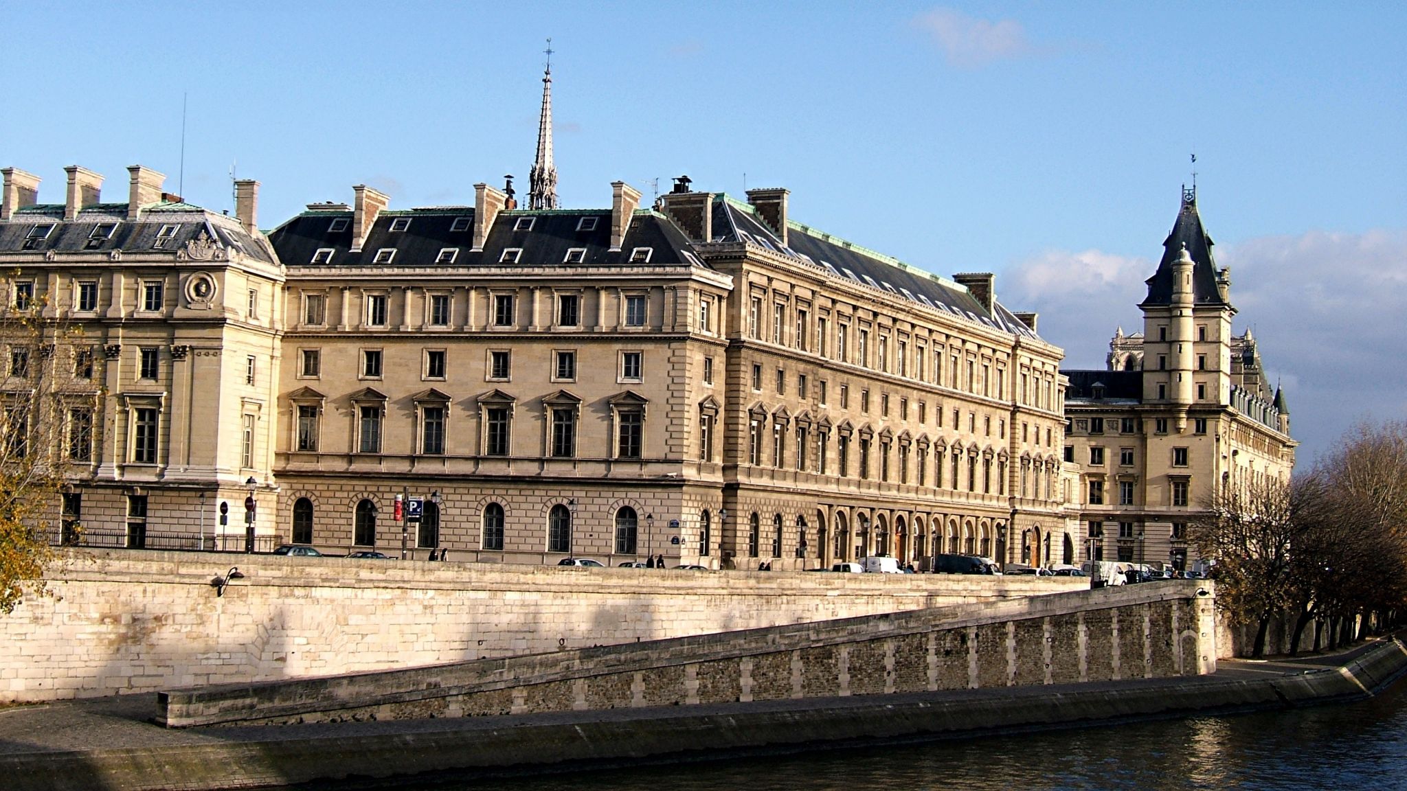 le quai des Orfèvres (île de la Cité, Paris), siège de la Direction de la police judiciaire de Paris